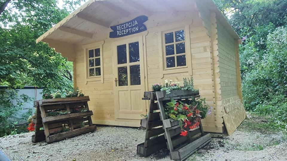 Отель Kamp Na Otoku - Ljubno Ob Savinji Экстерьер фото